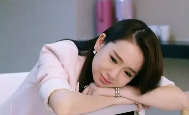 2015年，戚薇的韩国老公给女儿取字，戚薇一看就气得火冒金星，她说：“中国名字不