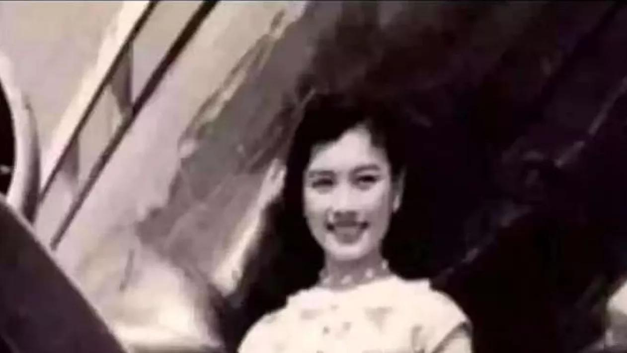 1917年，40岁军阀王德庆病逝。临终前，他偷偷塞给17岁小妾30万大洋，一再叮