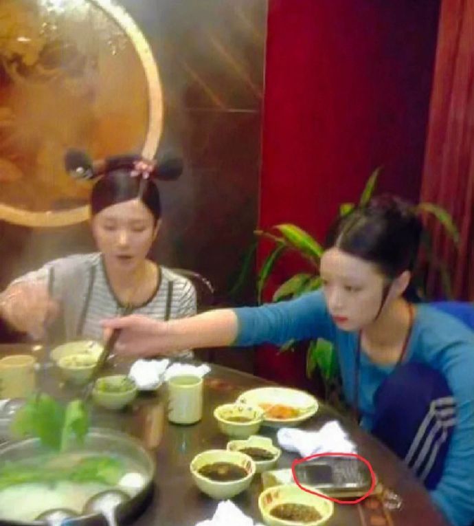 《甄嬛传》那会儿用的是按键手机吗？感觉播出也没多久啊！怎么好像跨了一个时代