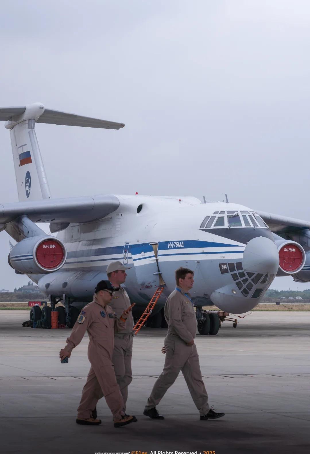 “勇士在南昌”苏-35S的“眼镜蛇机动”有多炸？南昌造的初教-6有多帅？12张