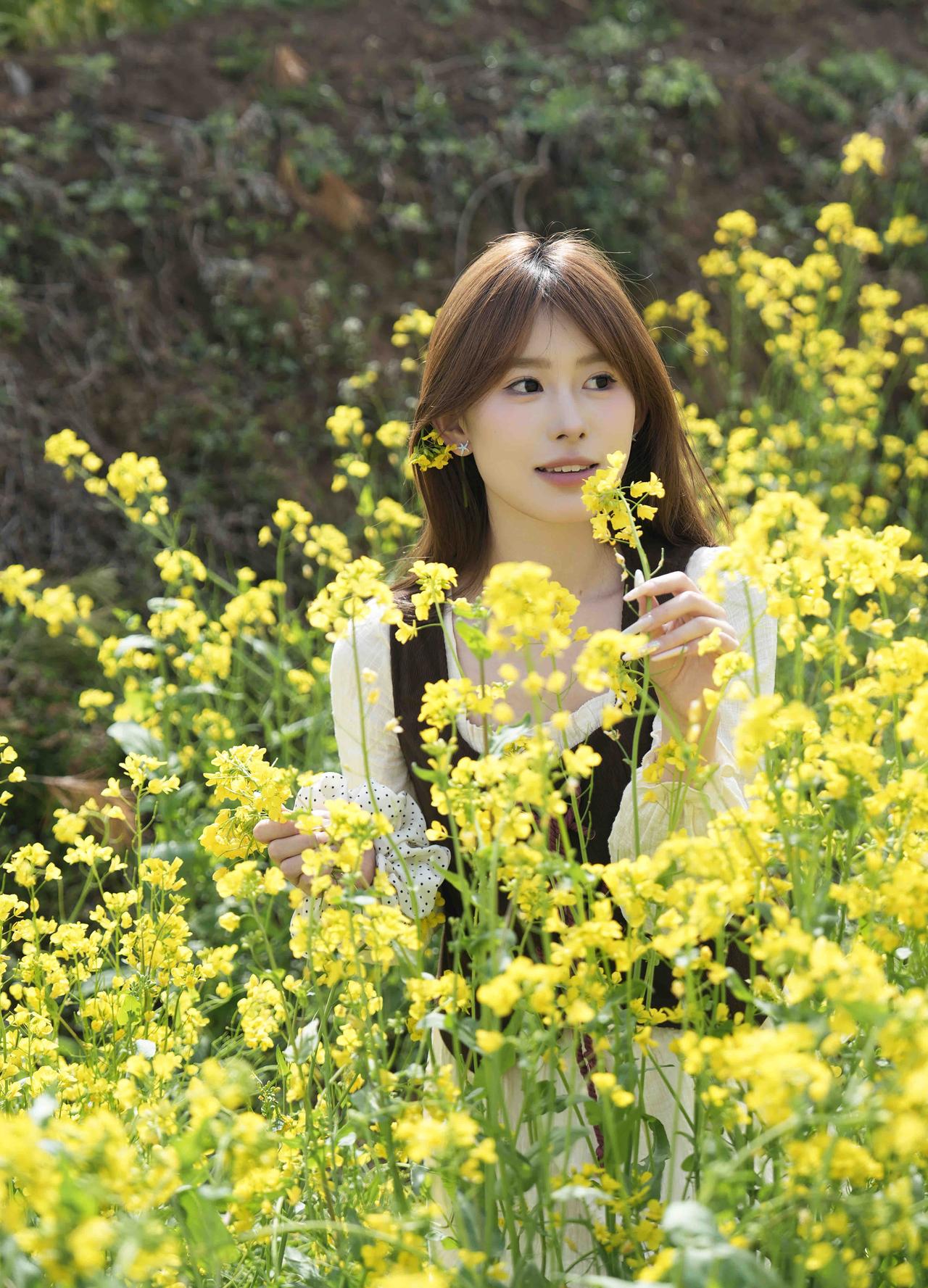 在花海中漫步，感受春天的气息🌸🌼