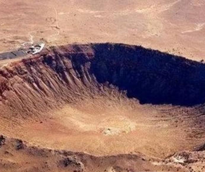 1902年，亚利桑那荒漠里一个采矿工程师掏了300美元，买下当地人口中的“库恩山