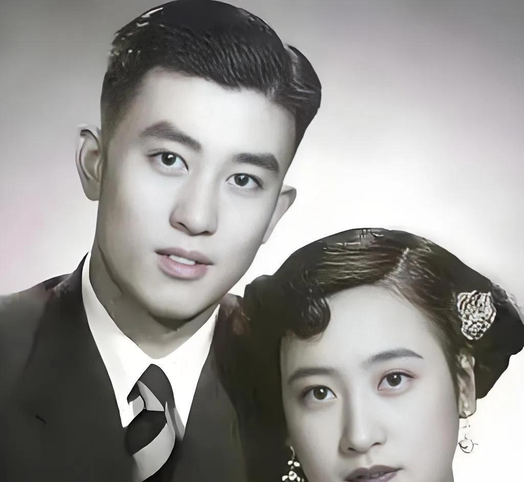 谁能想到，写了一辈子狗血三角恋的小说家琼瑶，她的亲生父母，竟然谈了一场堪称“民国