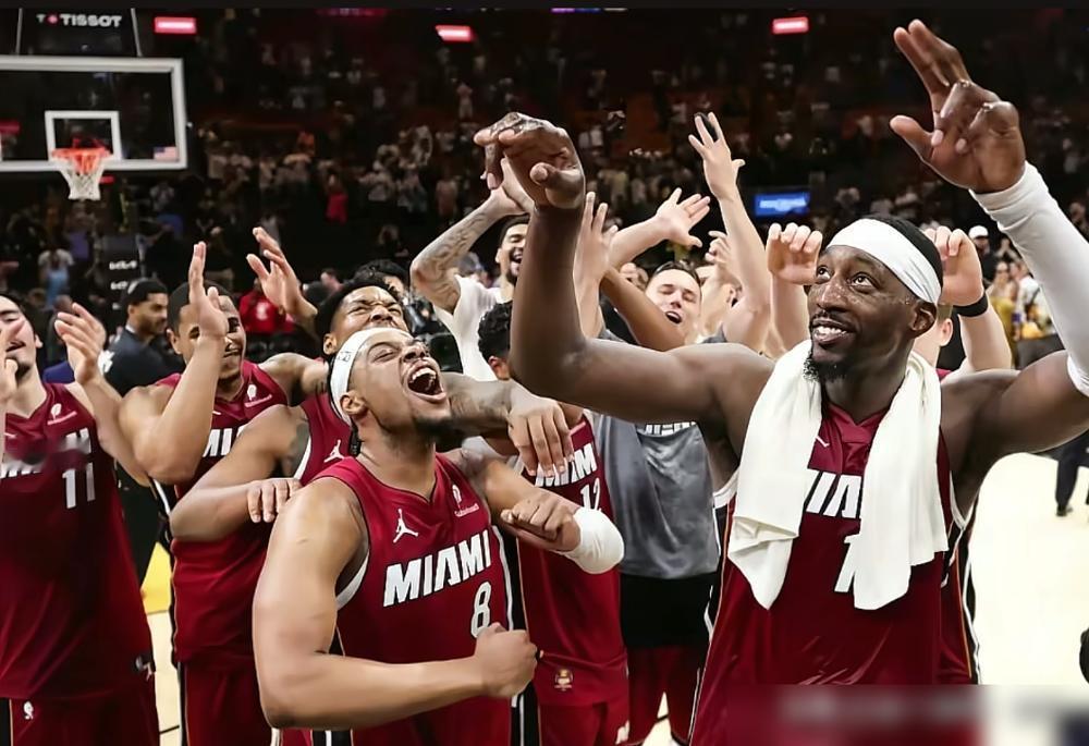 一个人单场狂刷83分，居然能亲手把一支争冠铁军活活坑死。你拉个板凳坐下听我慢慢盘