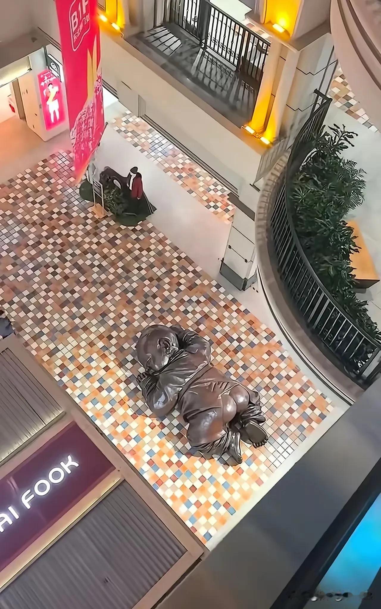 我们需要一个“好好学习，天天向上”的孩子。我们需要一个快乐，美好的童年的孩子。