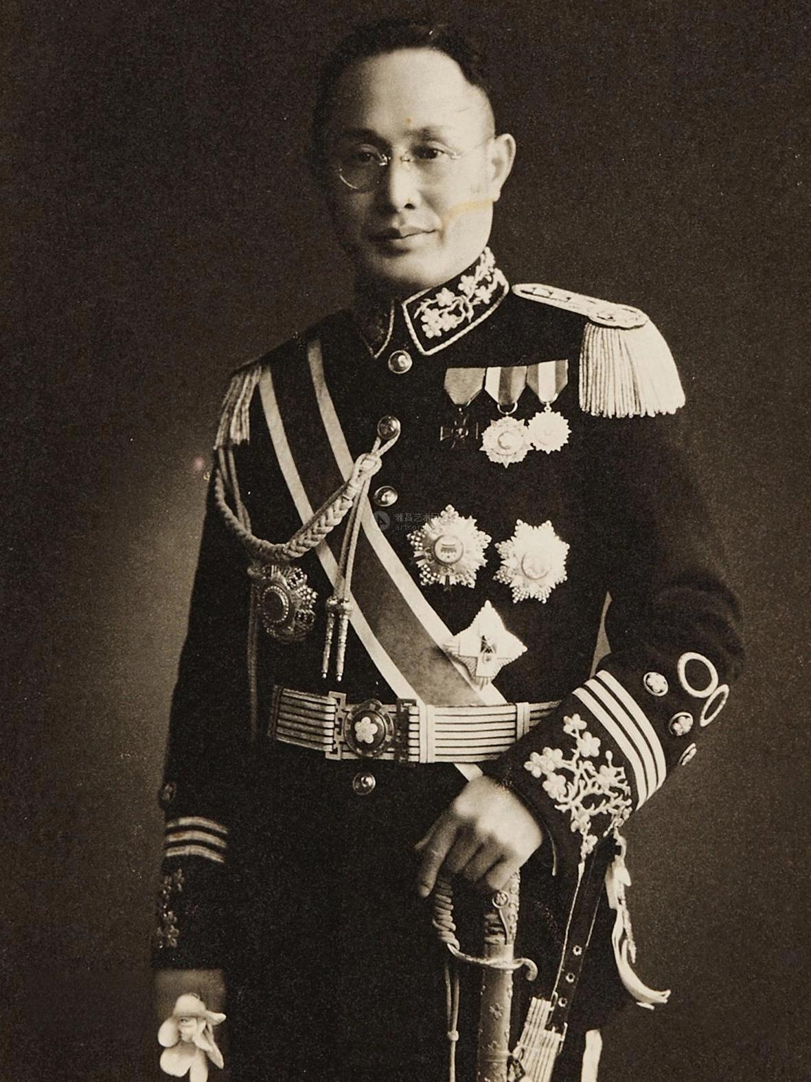 1949年何应钦胆大包天，二次密谋废蒋夺权，蒋介石一招反制变花瓶这一年的国