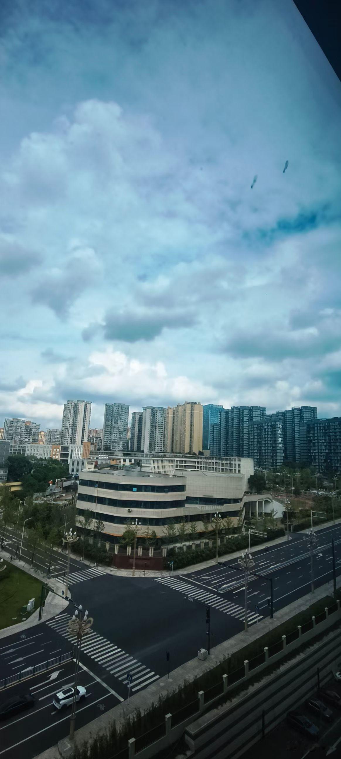 秋高气爽的日子，你会选择在中秋国庆期间去旅游吗？对于我们中年人又没有工作的人