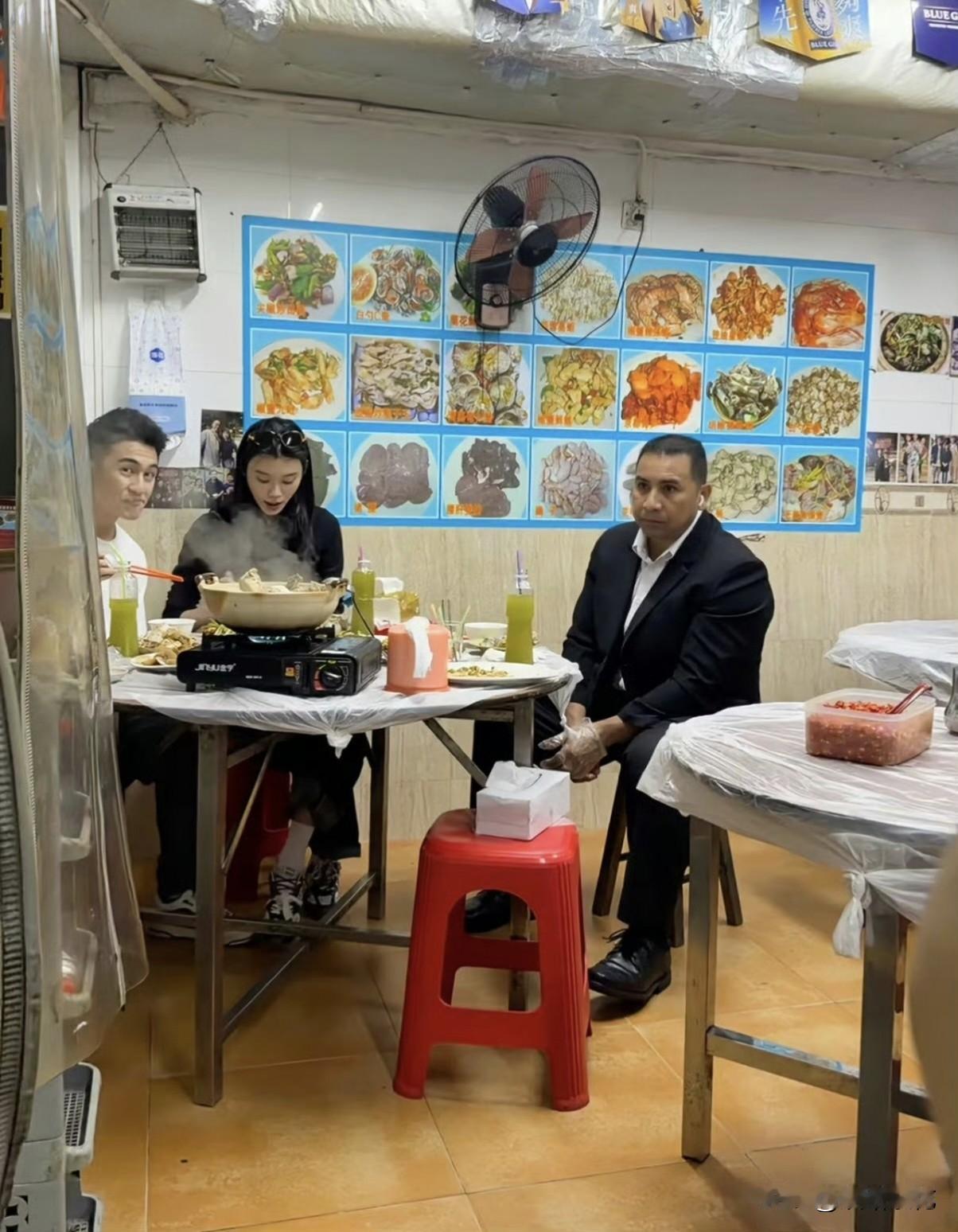 何猷君奚梦瑶，又出圈了！5月15日，何猷君和奚梦瑶突然冲上热搜。原因是他们