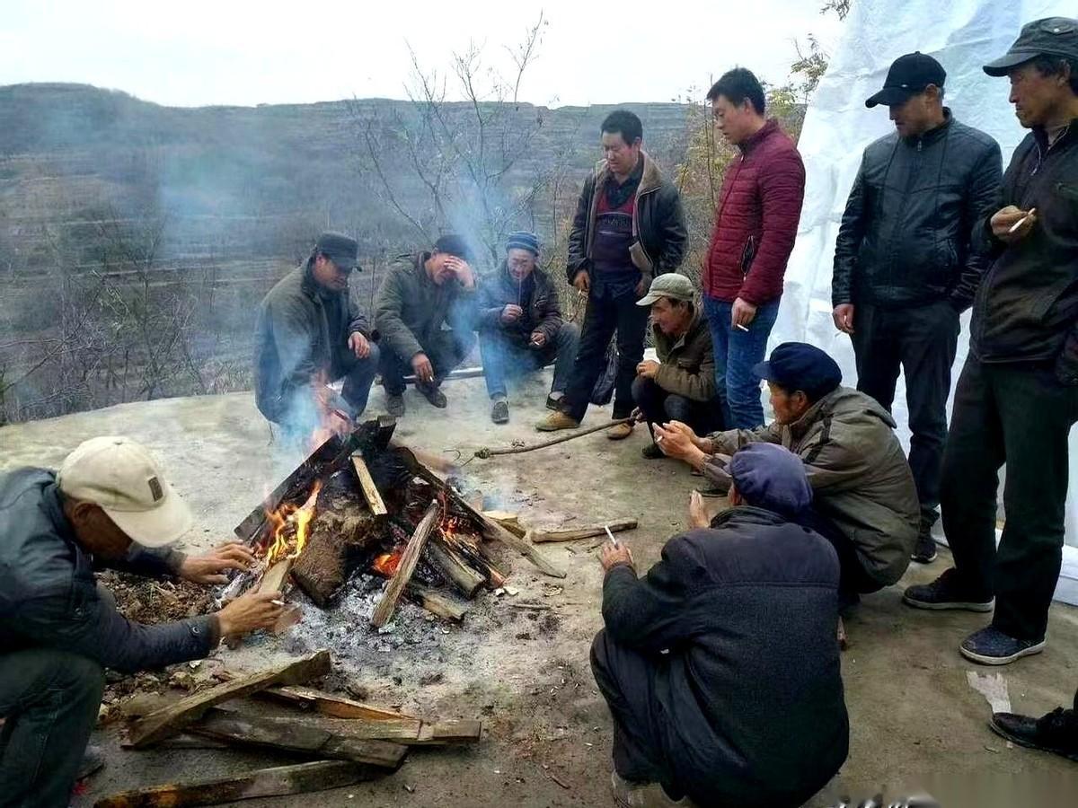 真的，别再给那些欺负你的人找借口了。他不是觉得你能力不行，他就是，打心眼儿里，