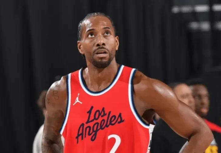 哈登关键时刻，自己把自己从会议室拉出来了，关键2+1打平，关键助攻，关键抢断！