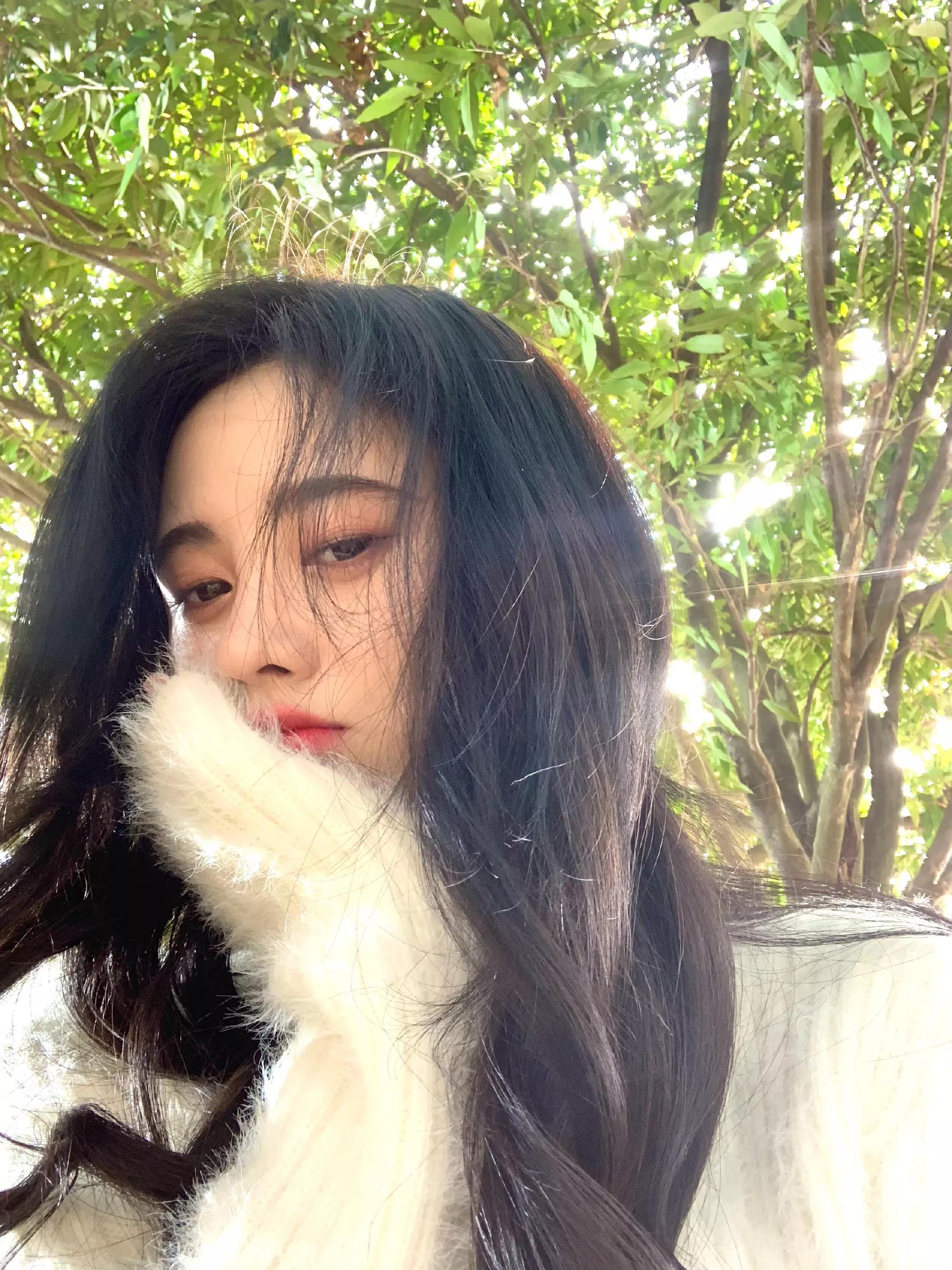 丈母娘：我把我女儿嫁给了你，你说你要怎么报答我？女婿：我叫你丈母娘呀。丈母娘
