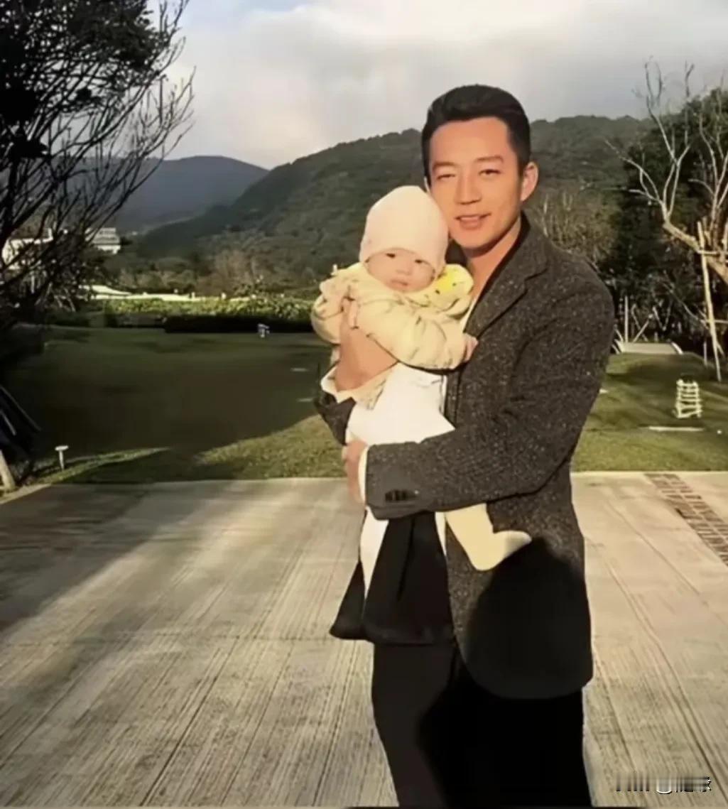 不管有多少人不喜欢汪小菲，但不得不承认，他的确是一个好爸爸。那个时候一家人其乐