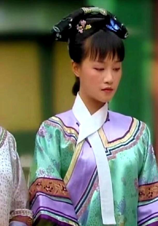 选角导演的“神似”陷阱，差点毁了《甄嬛传》最复杂的一张脸。当年选浣碧时，有个演