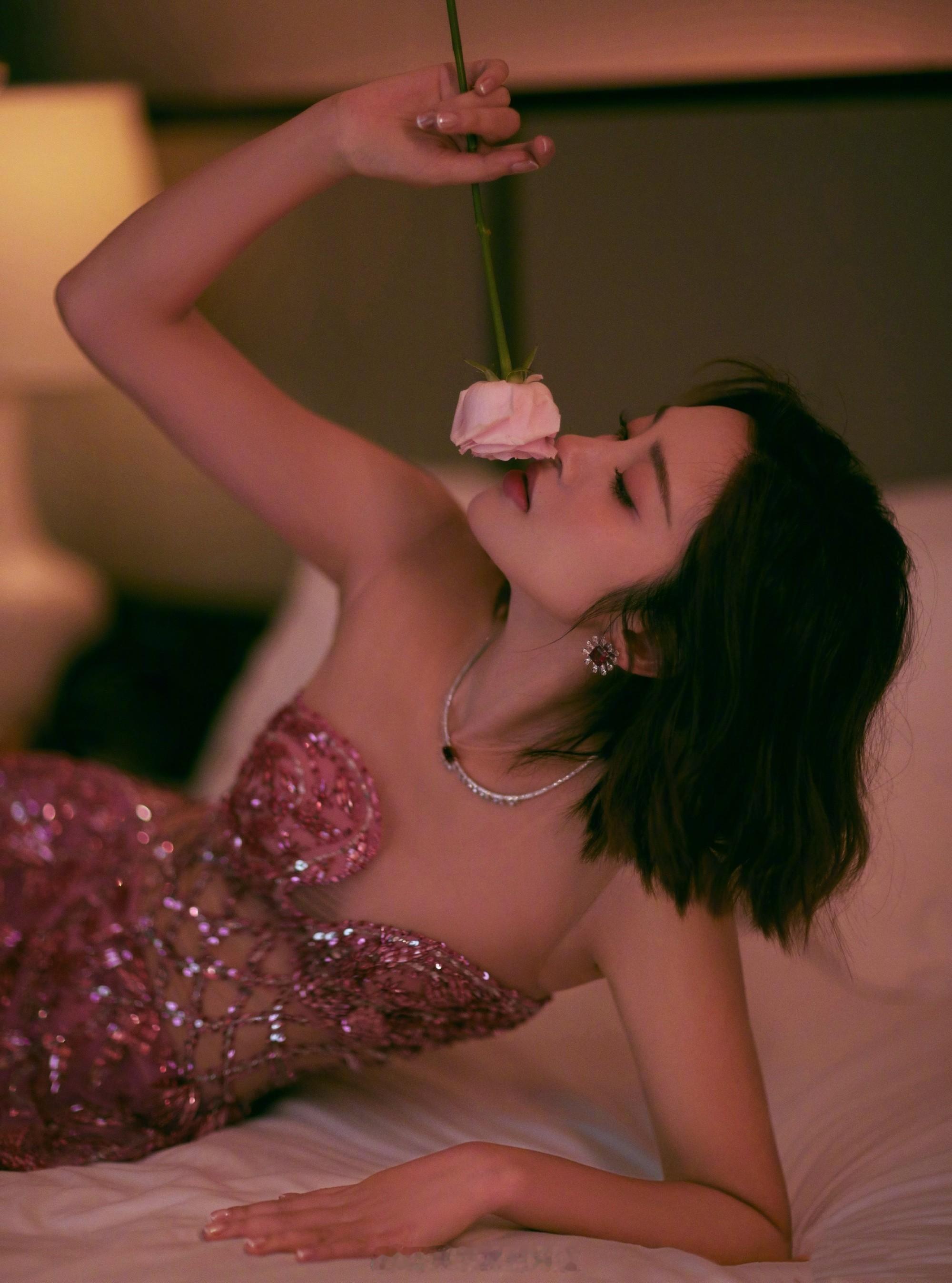 唐艺昕美丽迷人