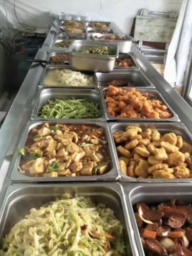 要想提拔的快，得会办事二十年前，单位组织去旅游，有个领导带着夫人一块去了，到