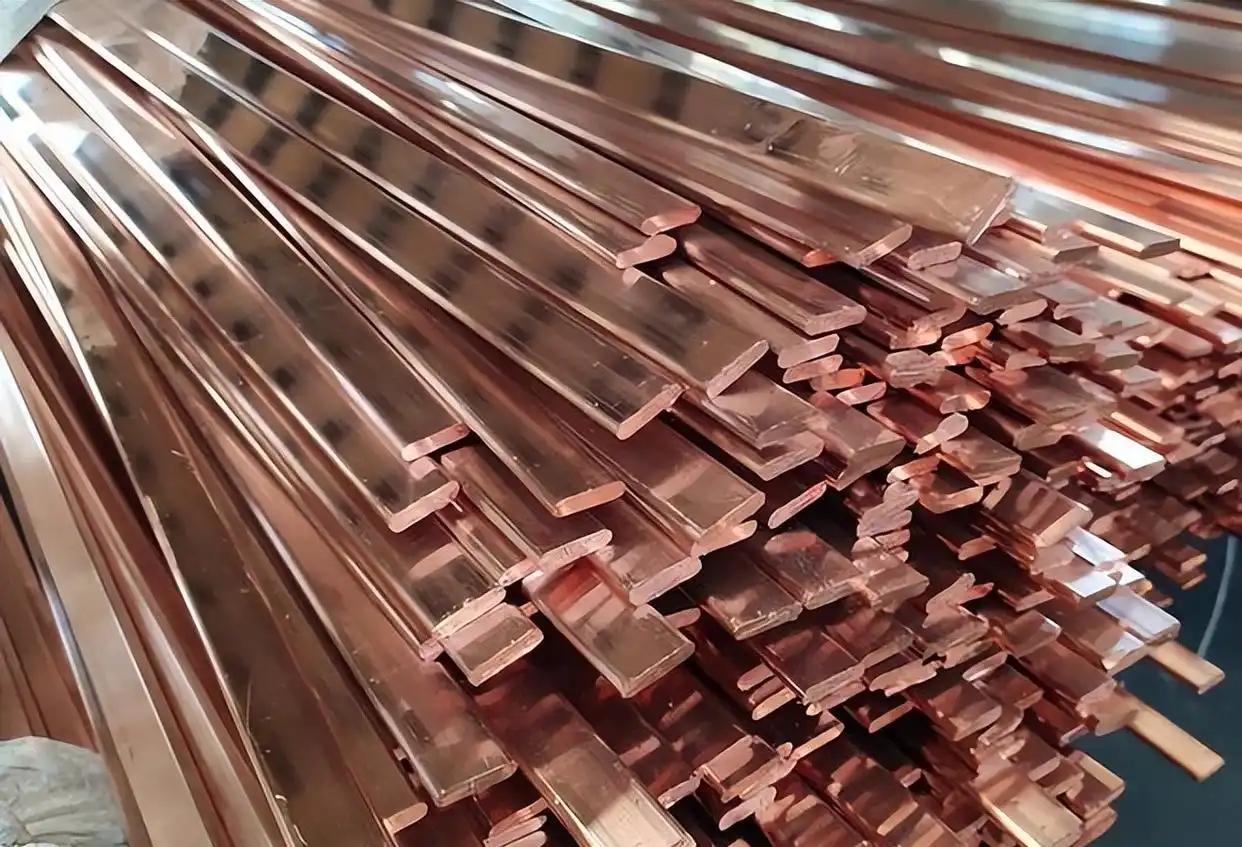 真的很缺“铜”！美国囤7成库存欲拖垮中国速度，三大狠招破局！最近，伦敦铜价冲