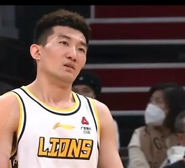 中国男篮12人名单出炉！郭士强选人的方式，留下了3个谜题，让球迷看不懂。根据国