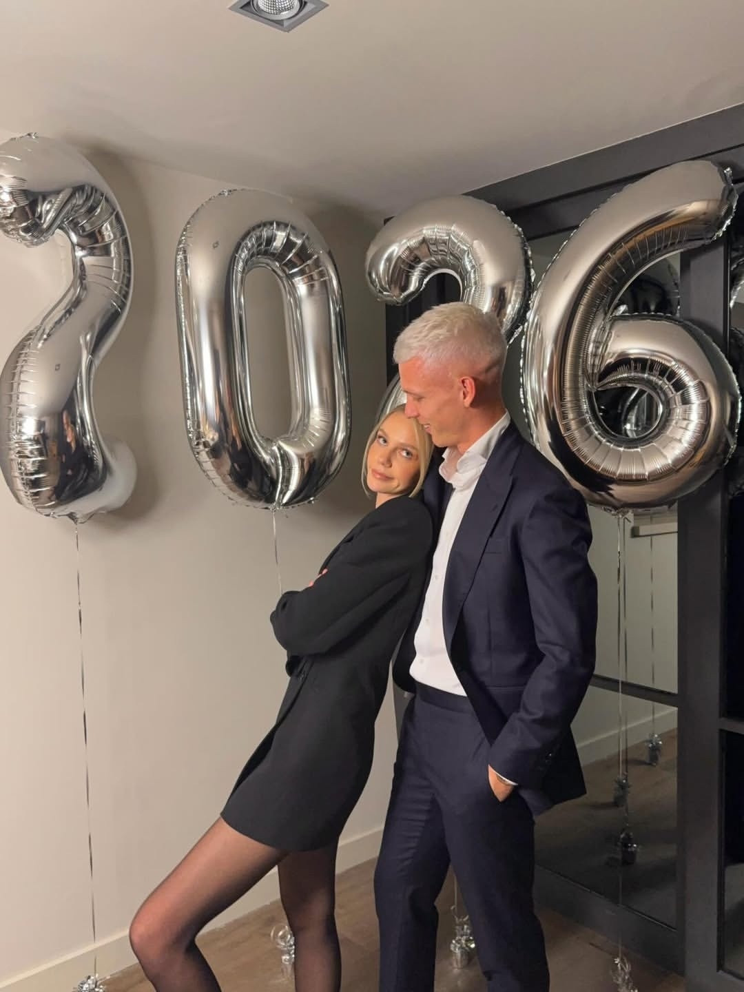 奥尔莫ins更新🆕：辉煌的一年，2026✨你好2026巴萨体育大赏