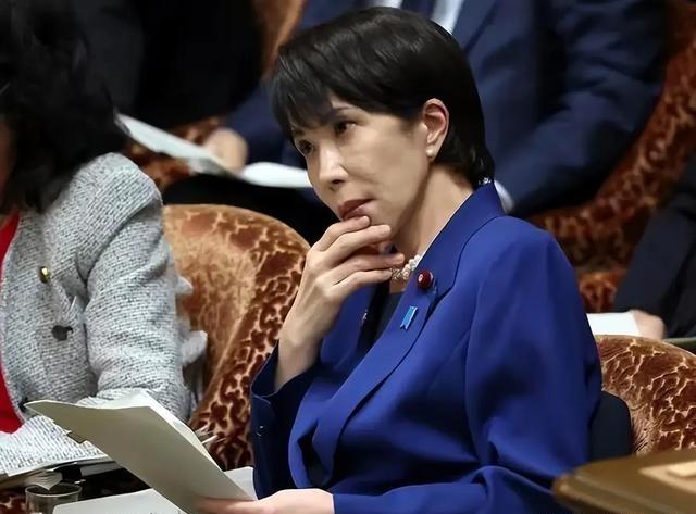 中日关系这么僵，在日中国人90万人已经开始撤，在华日本人将近10万人却一个没动。