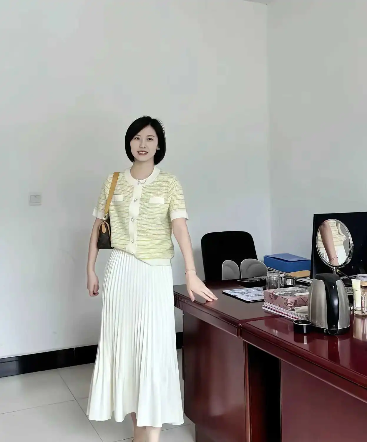 公司新来的财务，老板开了12000的工资，我始终不理解