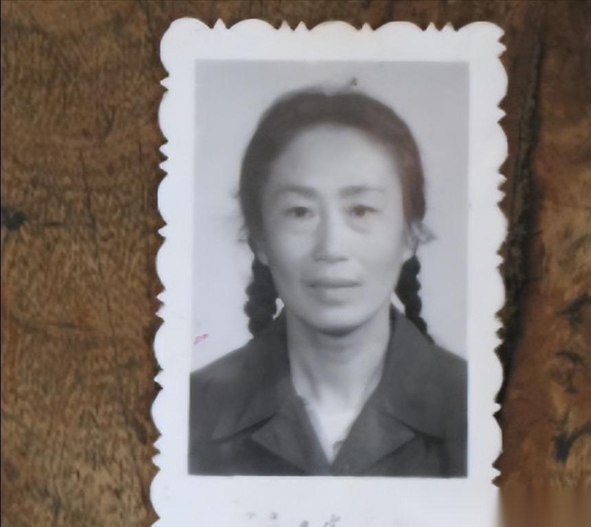 1969年，19岁的女知青黄丽萍，隐瞒自己显赫的身份，心甘情愿的在北大荒