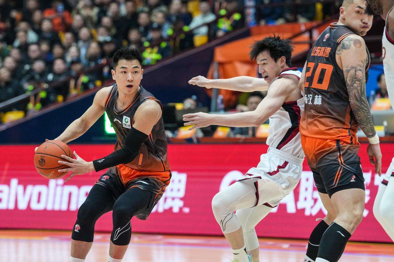 山东队真的还能够重返前四？还真有这个可能！虽然在上场遭遇战，他们以66:96的战