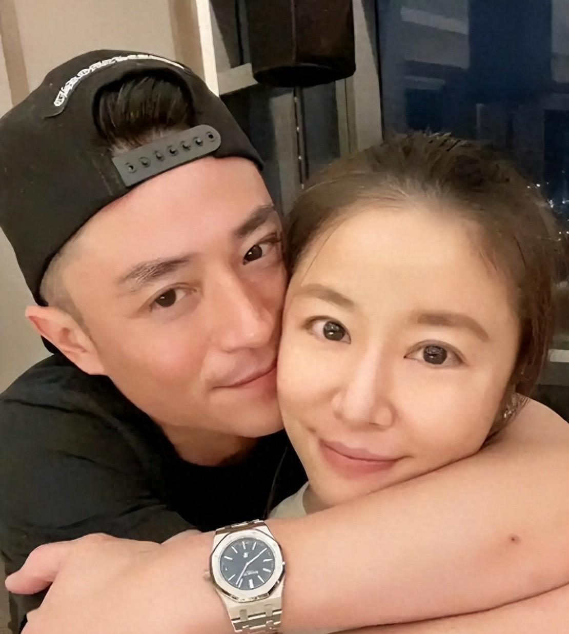 林心如度假晒美照！吊带印花裙配黝黑肌肤，与霍建华香槟碰杯超甜蜜林心如和霍建华结