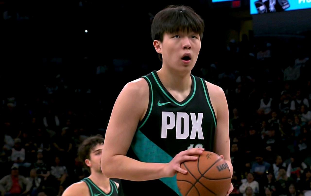 不吹不黑：杨瀚森这局合格！！！第一节：克林根下场休息，杨瀚森稳定的过渡，没有