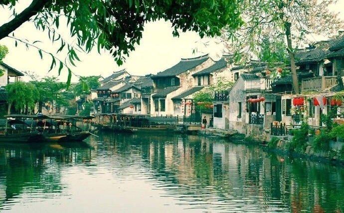 梦回西塘，谁把故事锁金秋，烟雨楼台情人惆​​​