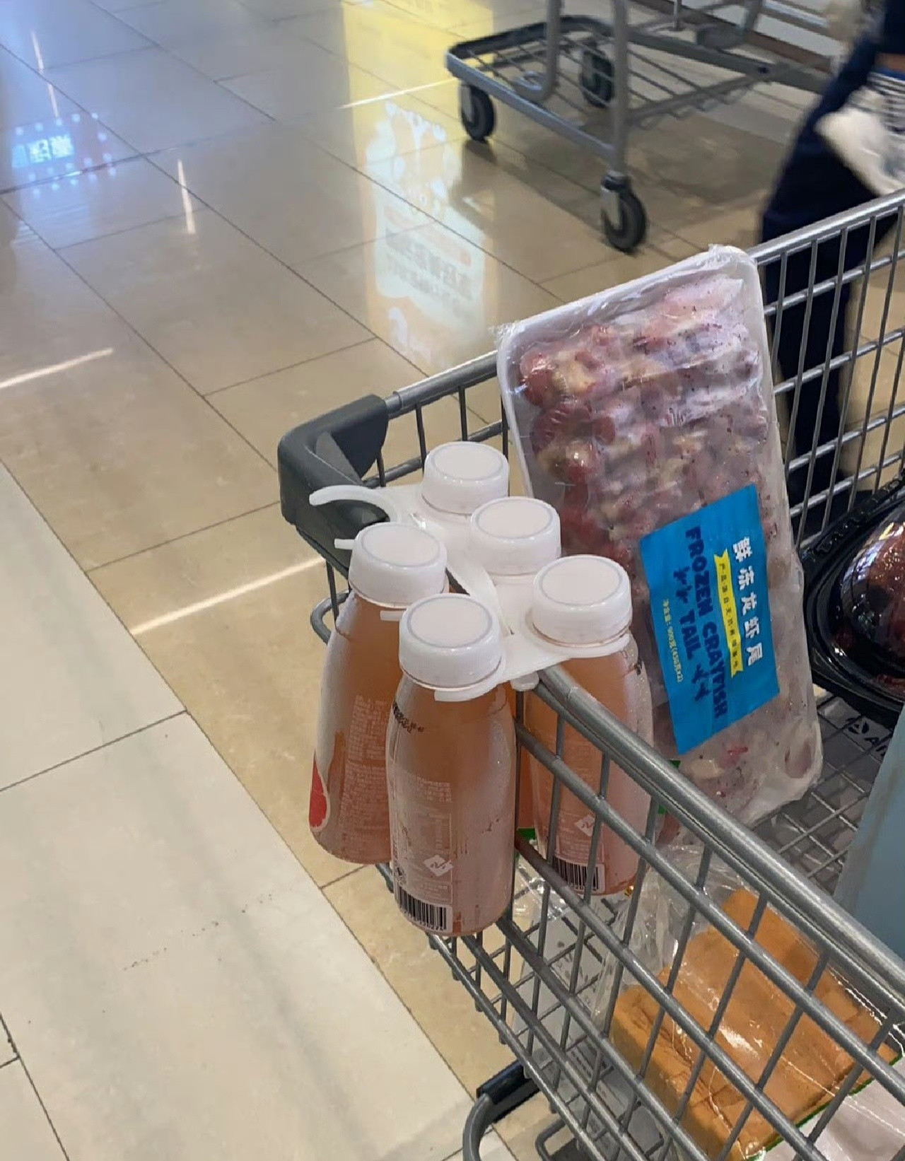 山姆别再这么挂饮料了！掉了一瓶🙃​​​
