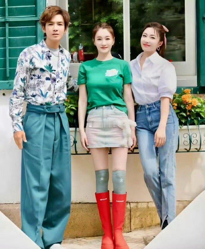 李小冉早期生图，这颜值身材怪不得富豪苦追十年