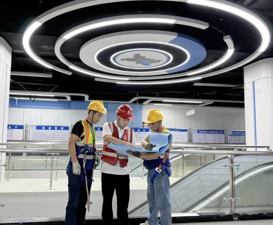 武汉地铁12号线地铁站内景曝光！开通还会远吗？近日网上曝光了一组号称武汉地铁