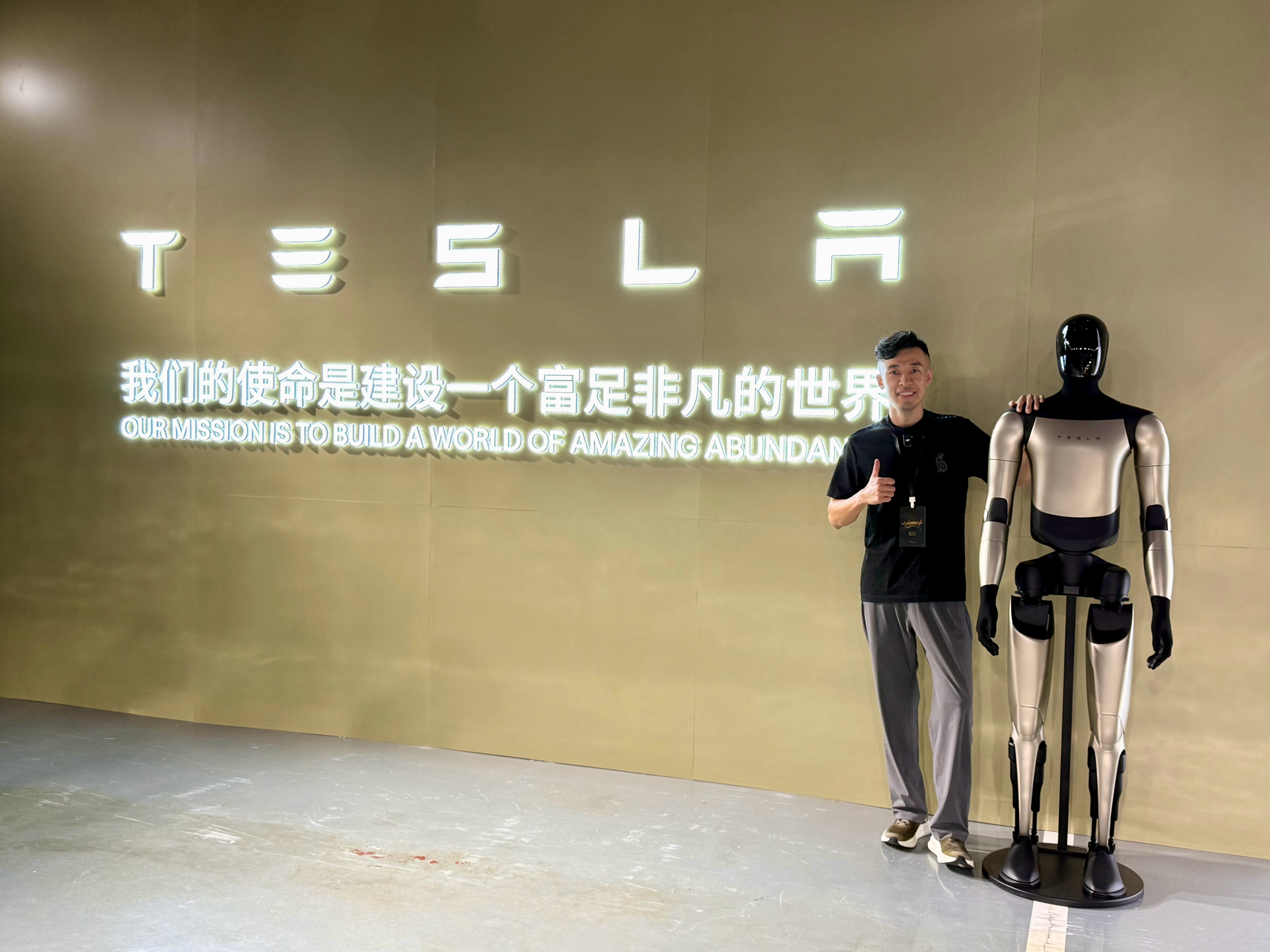 我认识的关系很好的特斯拉销售、其他岗位的工作人员最近这两年疯狂离职换工作我认识