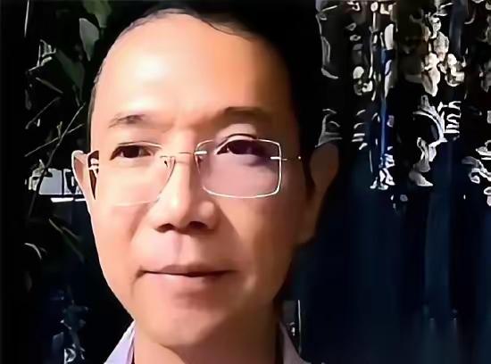 李圣律师这话一出来，我后背都凉了。比杜妈还厉害的大人物……我就说嘛，这事儿怎
