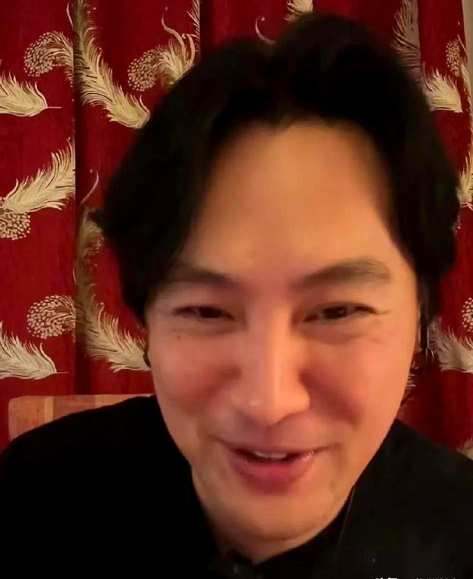 乐乐从麻六记离职了？说到直播啊，最近好多主播都开始往户外跑了，这里面其实门道