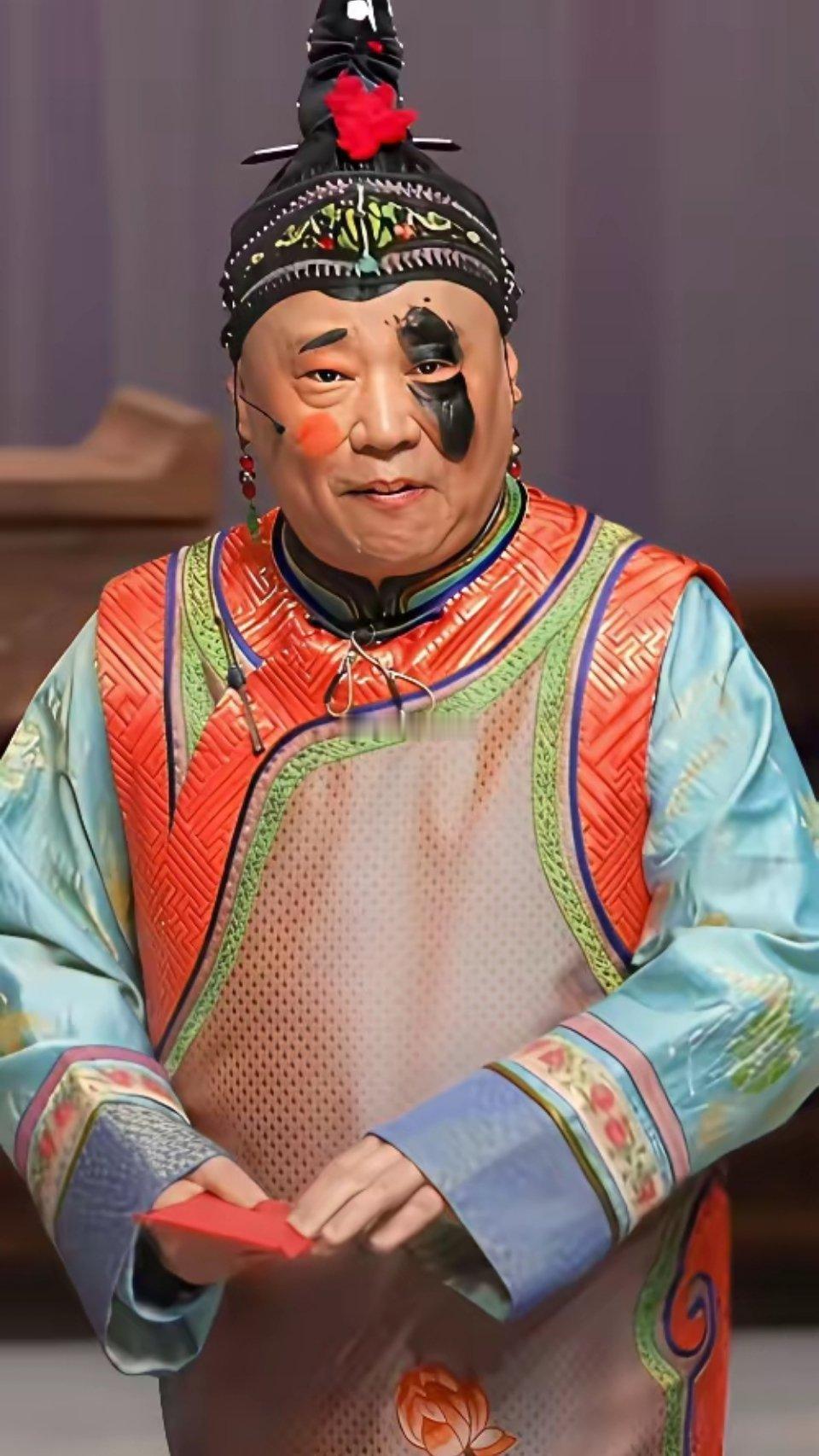 不是，说相声怎么成耍猴了？老郭最近的扮相越来越看不懂了