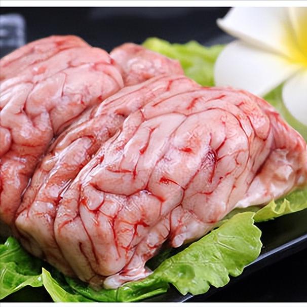 脑梗偏瘫后一定要忌口这三种食物，再想吃也得忍住！第一种：猪脑很多人相信“以形