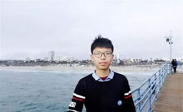 湖北高考状元常书杰：被北大劝退，复读712分进清华，如今怎样了。常书杰曾在第一次