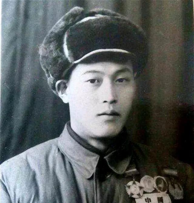 1952年2月19日，被美军“成功”策反的志愿军张文荣，乘坐美军机准备到我大后方