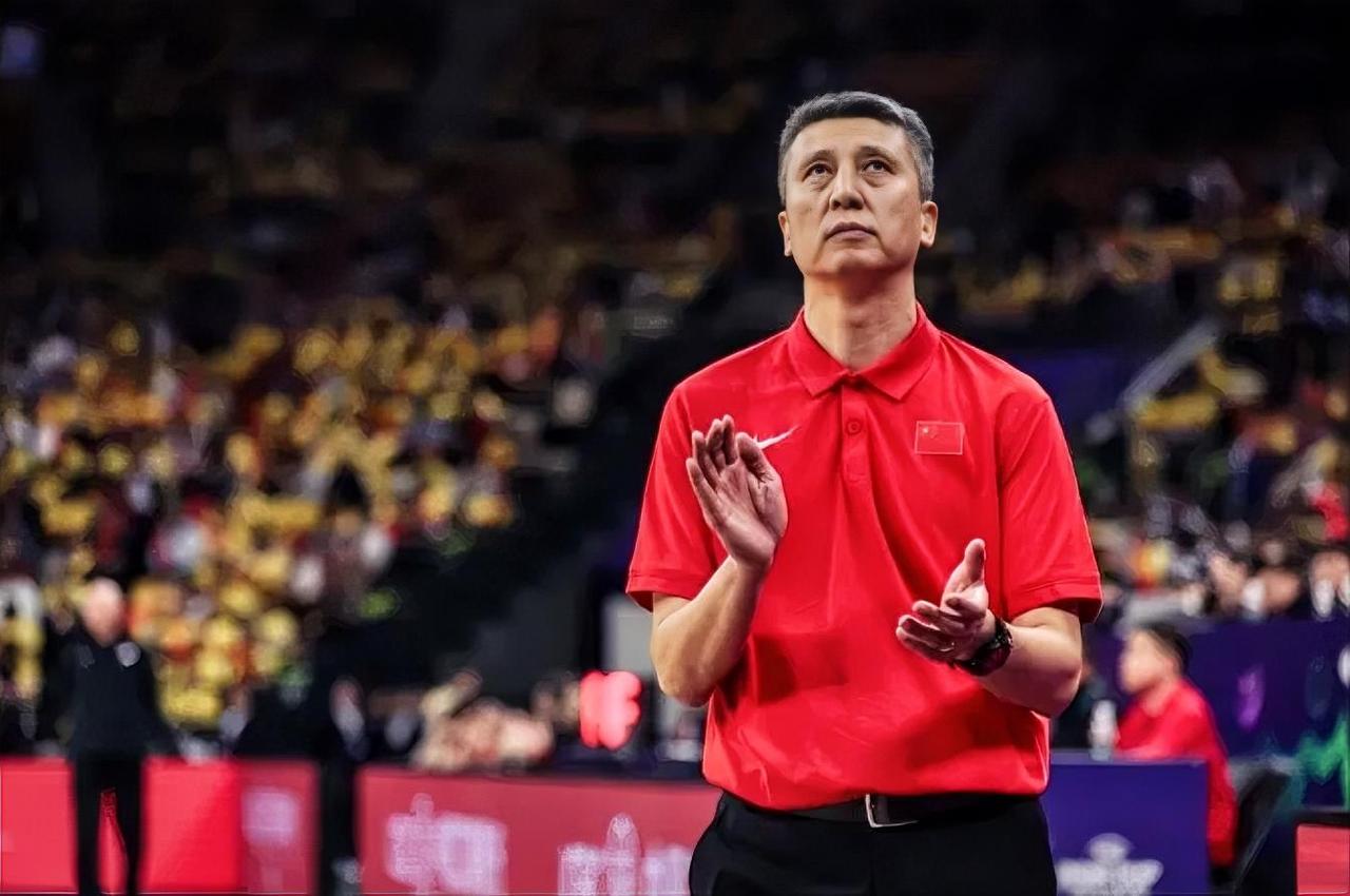 吹响集结号！！男篮备战2027世界杯预选赛集训名单终于出炉了，具体信息如下：