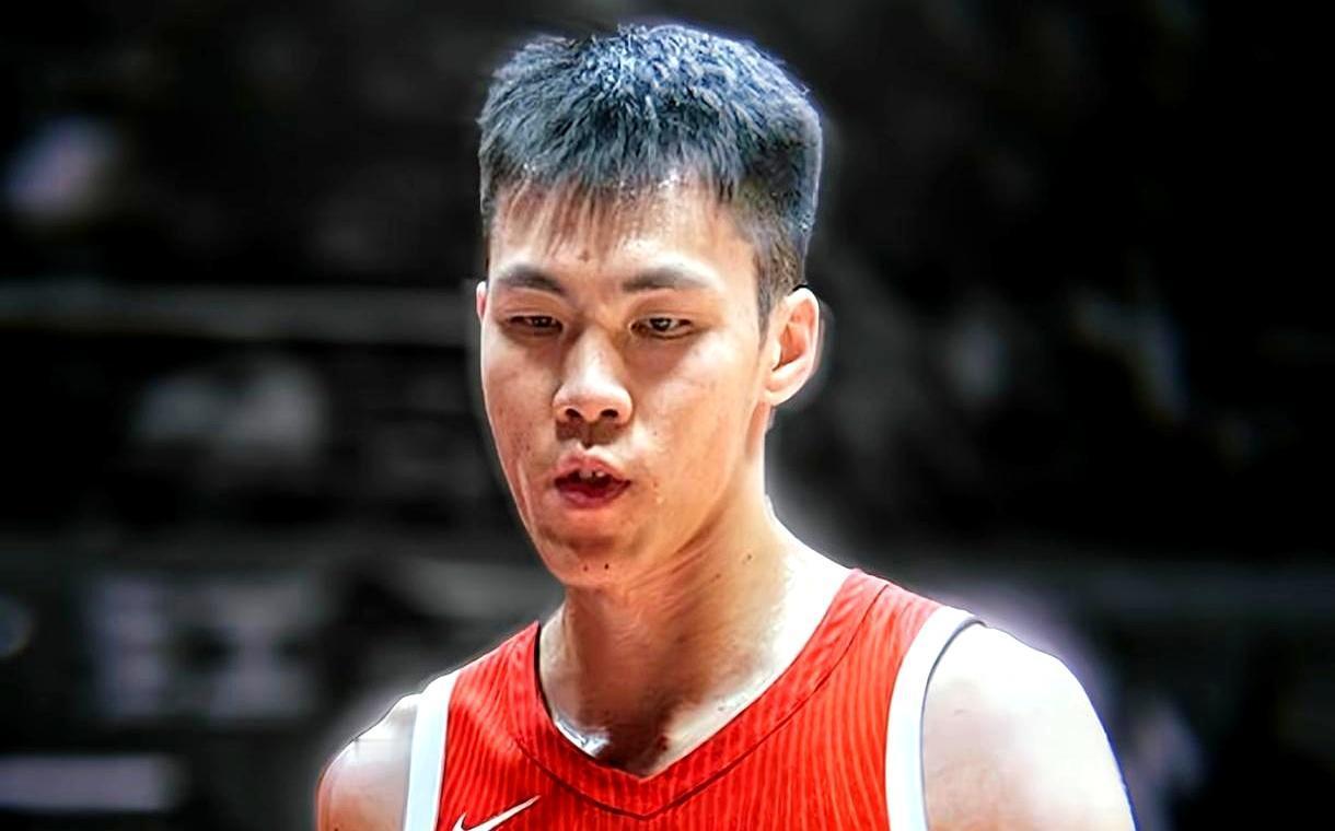 春节18天不回家，模仿日本后卫，最后却被国家队踢出门外。这哥们的篮球路，看得人心