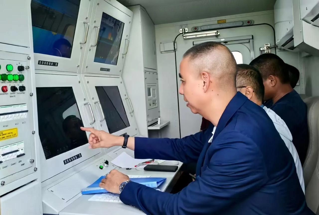 泰国既然买了反炮兵雷达，就赶快拿回去，正好干柬埔寨。7月26日，泰国方面，陆军