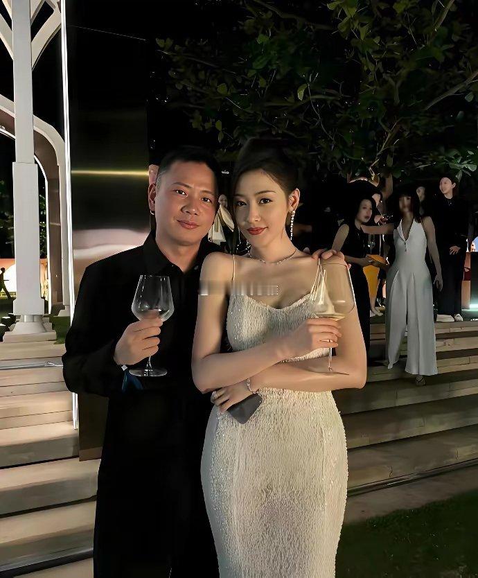 如果我拿出这两张图出来，你们感觉谁更胜一筹女儿