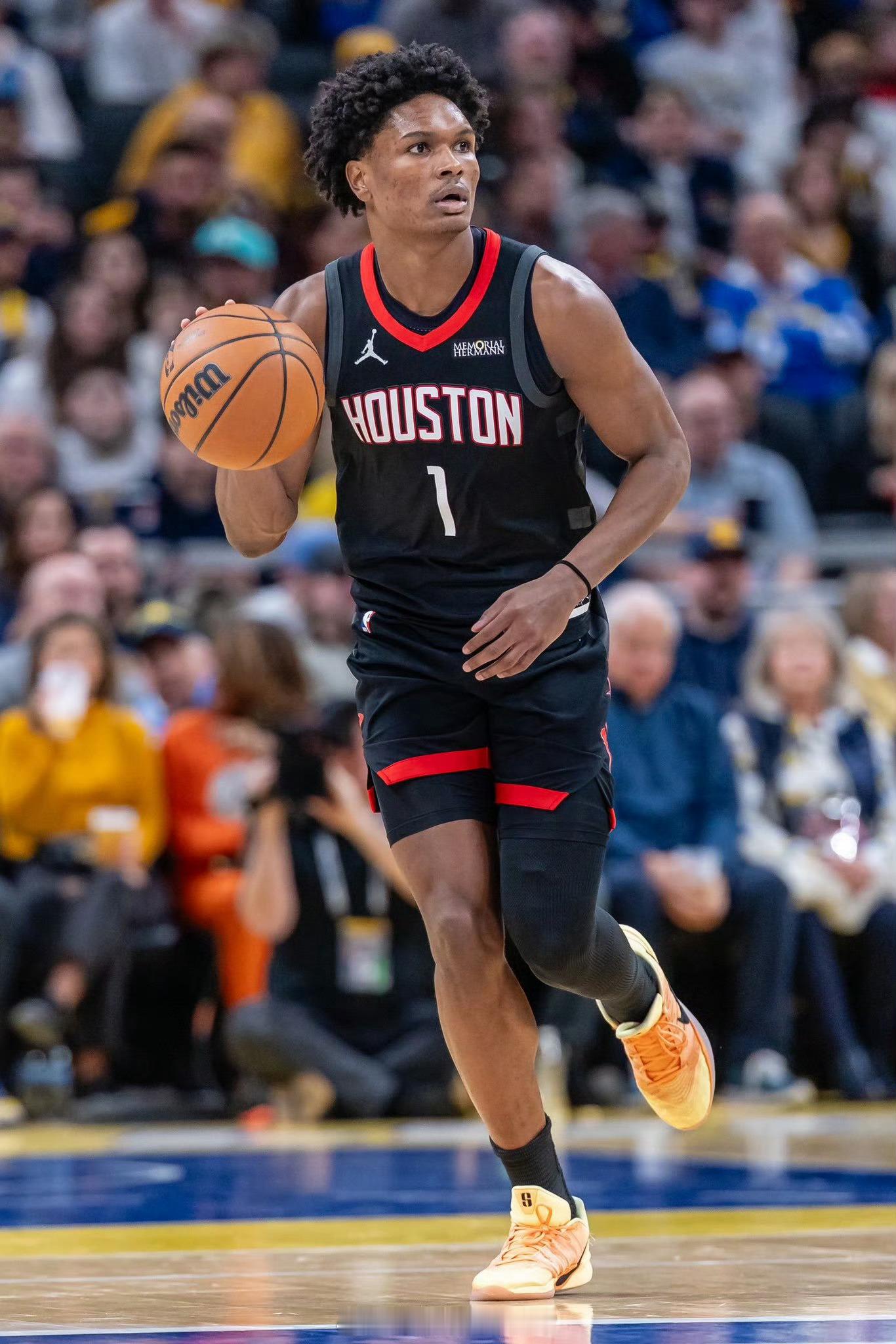 阿门·汤普森本赛季的表现被低估了：17.7分7.6篮板5.4助攻50.4%