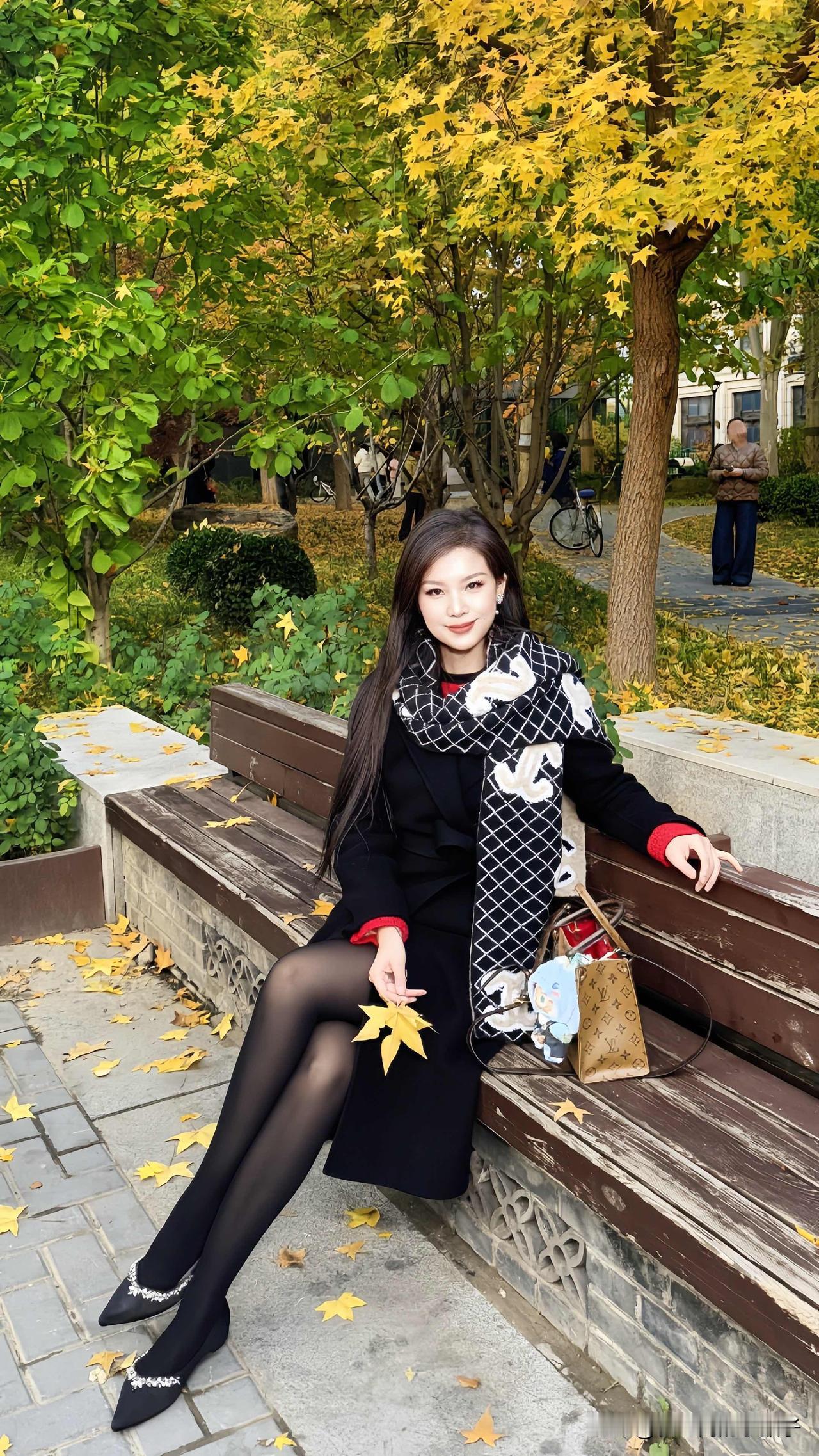 秋冬的大衣和落叶的氛围感🍂