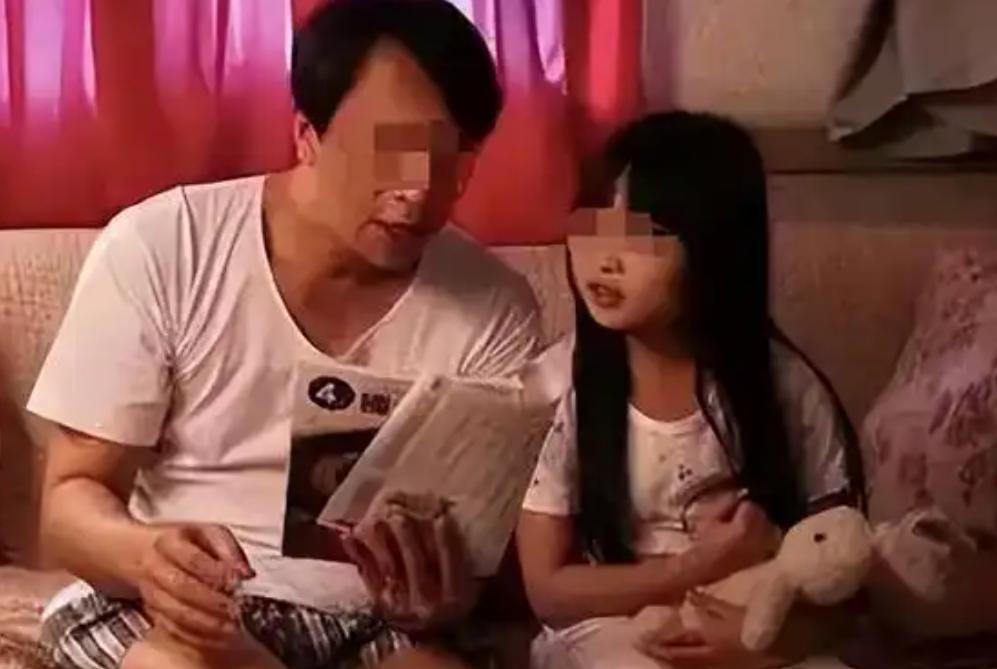 看哭！山东女子为继父怒离婚女婿放狠话反被怼到哑口无言年迈继父干不动活，揣