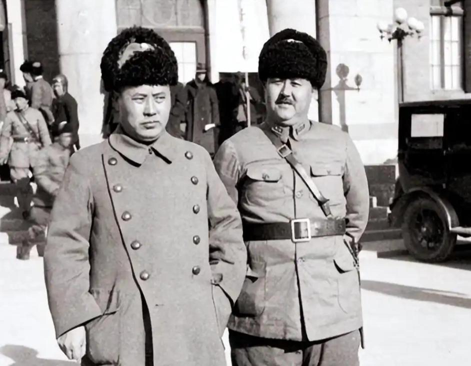 傅作义起义投诚前，亲自放走的几个国军军长，最后下场如何？1949年1月，北平