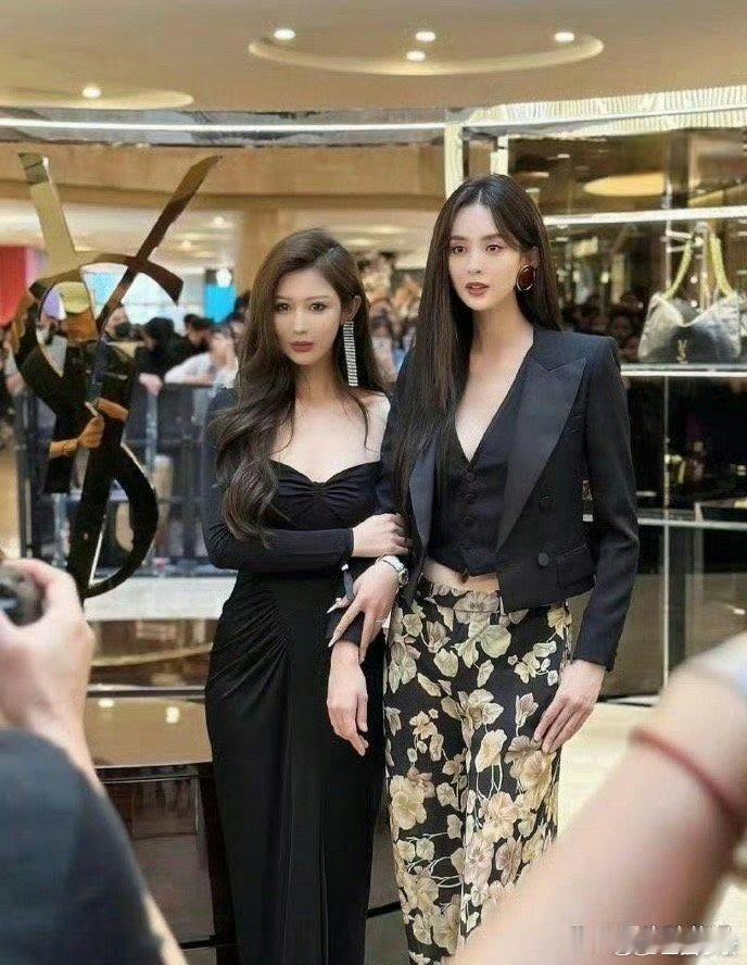 第一次觉得古力娜扎这么大只，本来以为瘦的像纸片人。