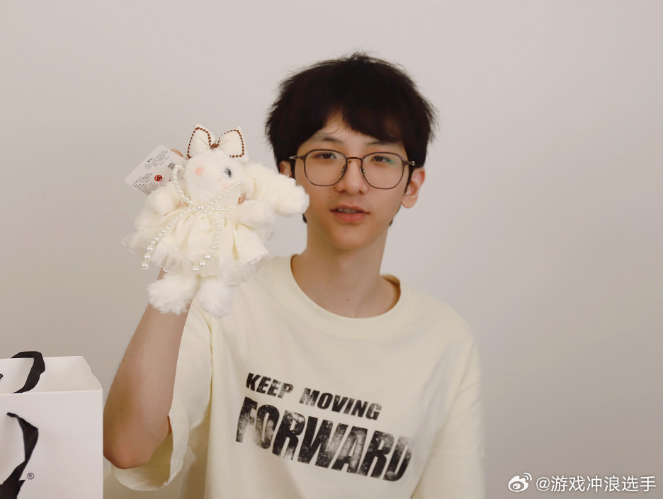 iG选手签证全部通过！我有个困惑，如果Zuian是IG上单，是不是也过签了？？？
