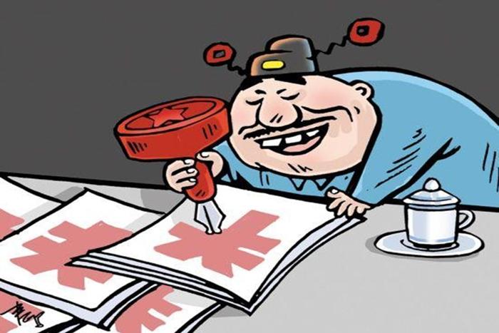 最近老刷到这句话：“所有权力最终都会落到坏人手里，其实是权力培养了坏人”，这句话